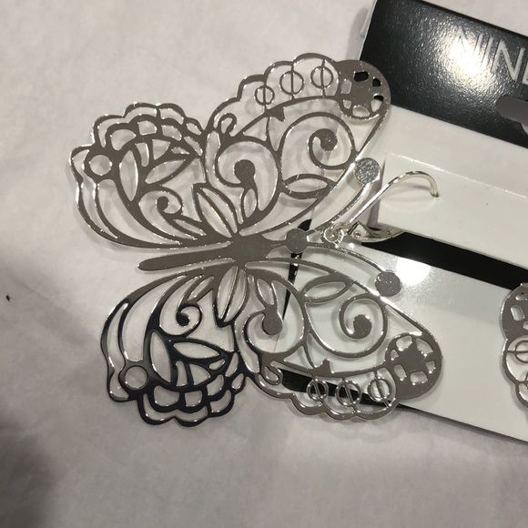 Nine West silver tone butterfly shaped‎ lever back earrings new - Picture 5 of 11